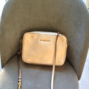 Michael kors crossbody